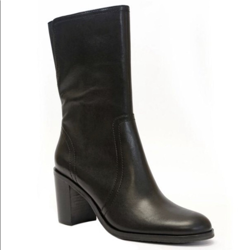 Ellen Tracy Flex Black Leather boots